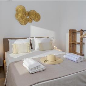 4 bedroom villa with pool by the sea, near Corfu town, sleeps 8